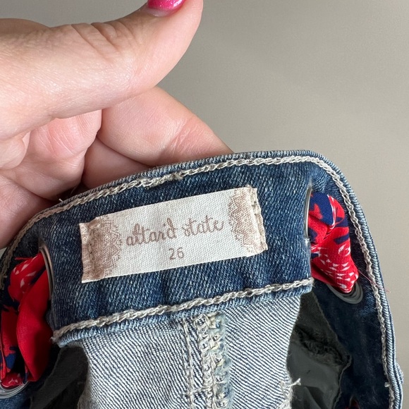 Alter’d state denim jean shorts size 26 - Picture 7 of 8